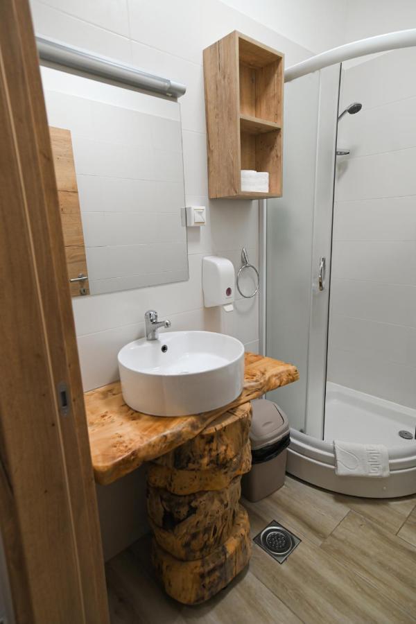Twenty Park Aparthotel Kikinda Exteriör bild