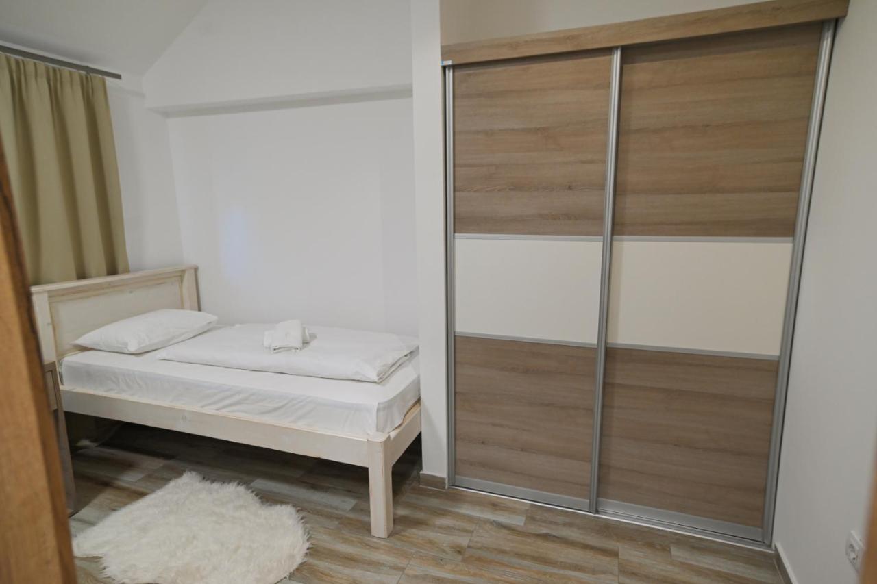 Twenty Park Aparthotel Kikinda Exteriör bild